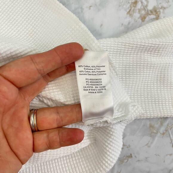 Aritzia TNA Boxy Oversized Waffle Knit Crop Thermal Top Hooded White Size XS - Picture 11 of 15